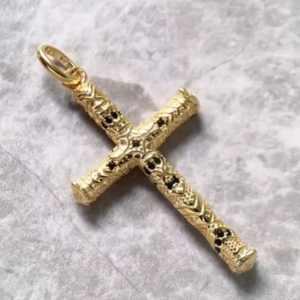 pendentif croix chrétienne