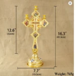 les dimensions de la croix catholique en plaque or jaune