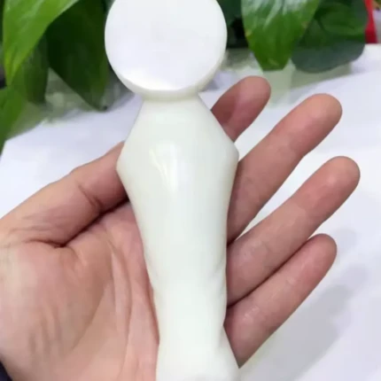 statue vierge marie marbre blanc vue de derrière