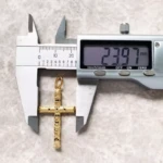 mesure du pendentif croix chrétienne