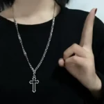 collier croix chrétienne pendentif argenté