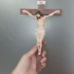 croix chrétienne avec jesus mural