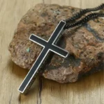 croix catholique noir et blanc