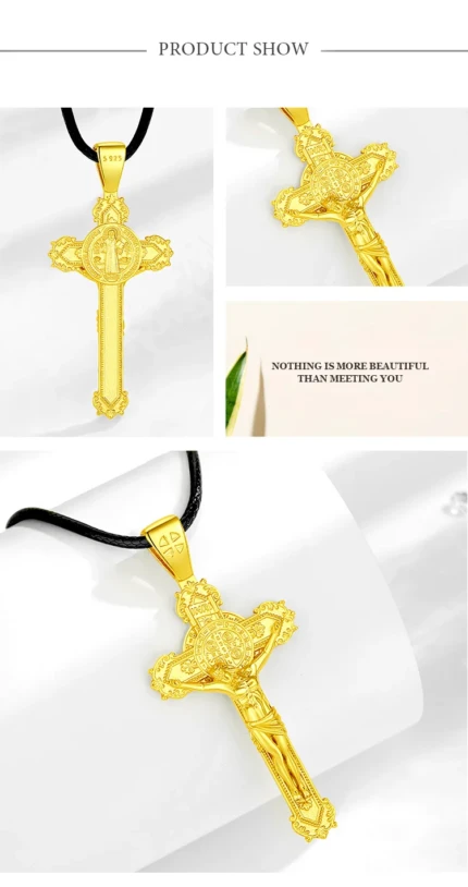 croix de saint benoit en or vue trois cotés