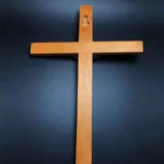 crucifix bois vue derrière